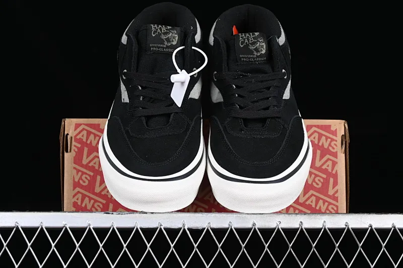 All Categories Vans Vans Series Vans Mid Vans China Vans Half Cab Pro Links Black Gray Vans Official Retro Casual Simple Versatile Skateboard Shoes VN0A38CP2LA